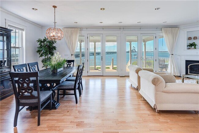 Photo - 131 Washington St