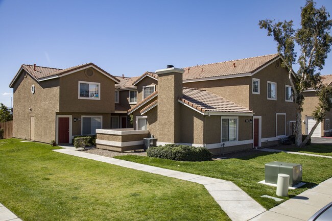Linden Court Apartments For Rent in Rialto, CA