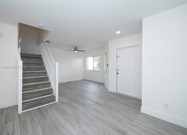 Photo - 935 SW 143rd Ave Townhome