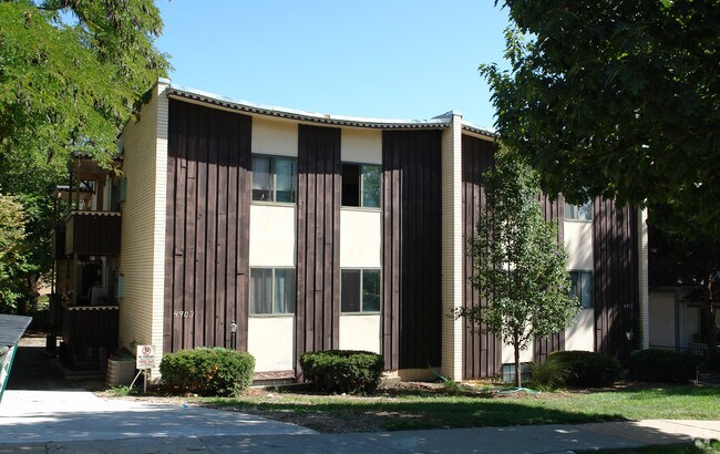 Embassy Gardens - Embassy Gardens Apartments