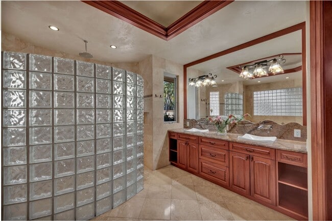 Photo - Island Elegance: 4-Bedroom Luxury Retreat ...