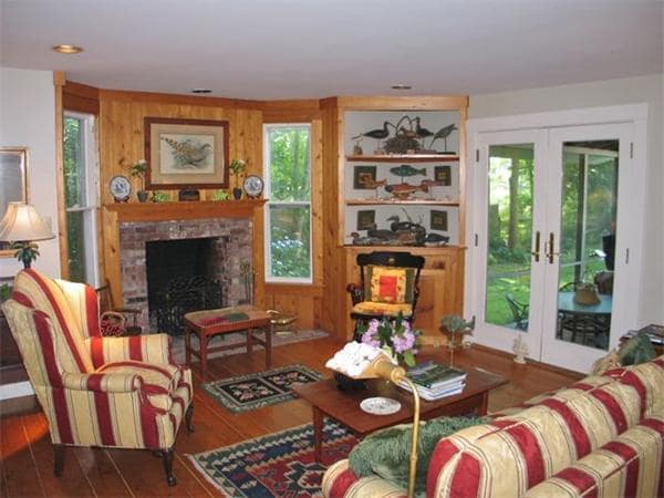 709 Old County Rd
