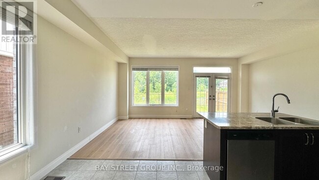 Photo - 7735 Shadbush Ln