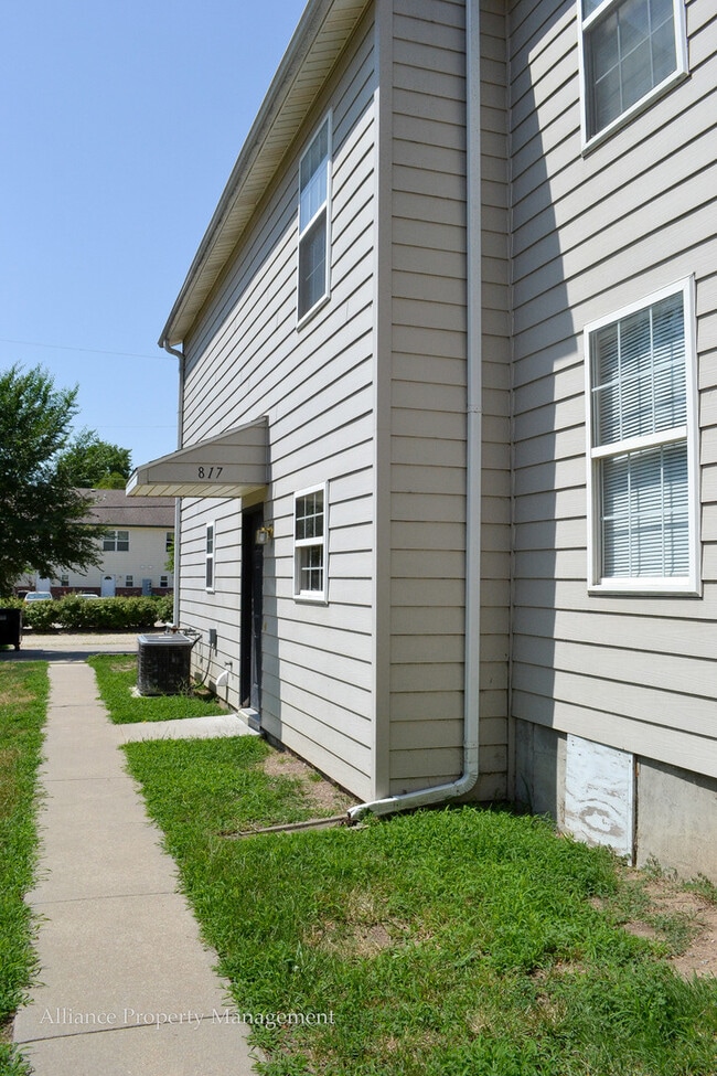 Building Photo - Bluemont Ave. 815-817 Unit 817