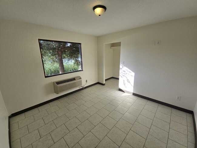 Building Photo - 126 Alton Ave