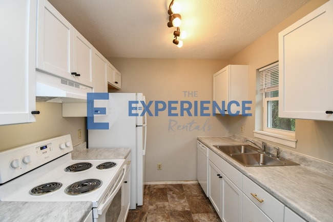 1115 N Duluth Ave Unit 1