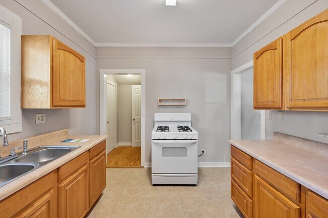 Photo - 1906 Overton St