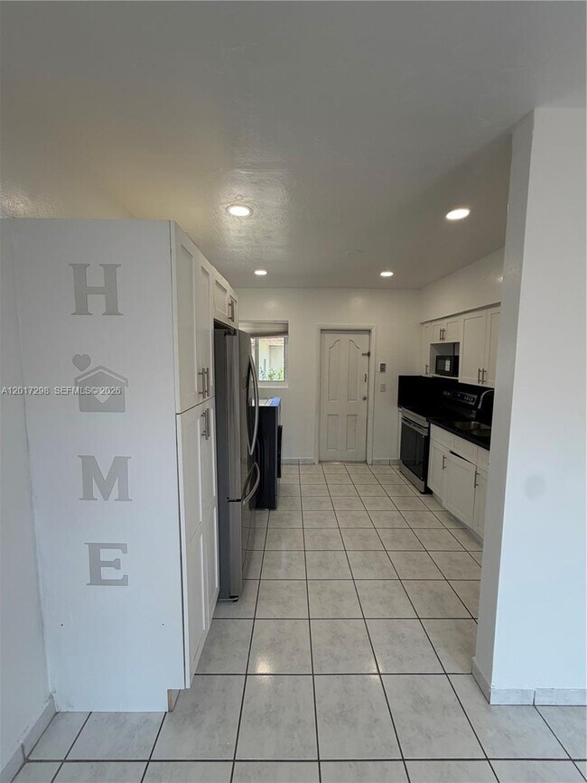 Photo - 3112 SW 16th St Unidad 2