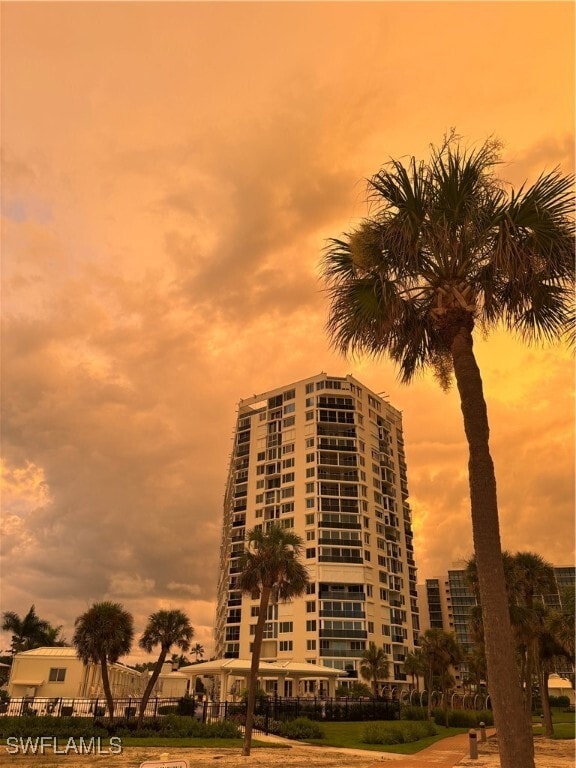 Photo - 4041 Gulf Shore Blvd N Unidad 105