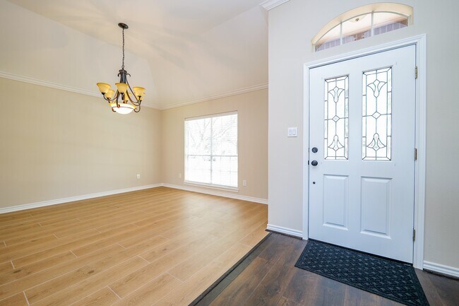 Photo - 1823 Brightlake Way House