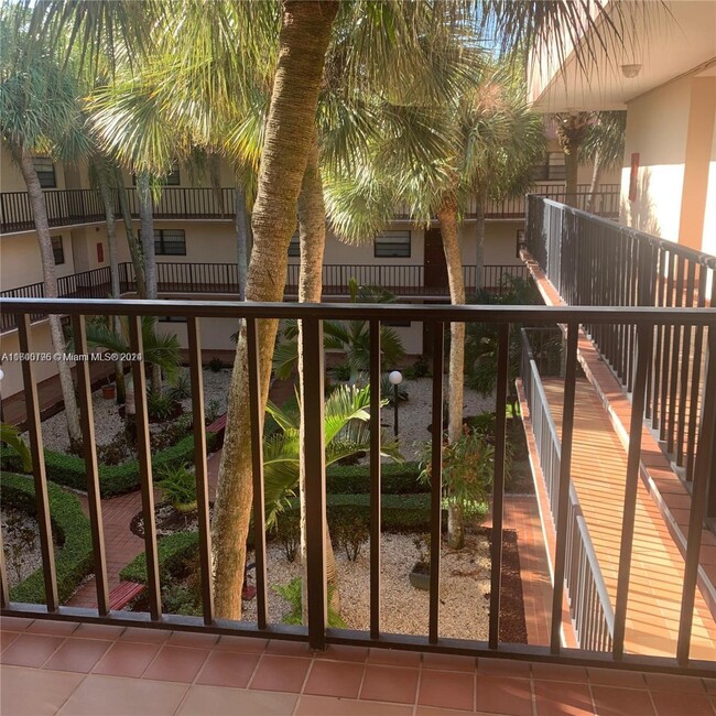 Photo - 10825 SW 112th Ave Condominio Unidad 308