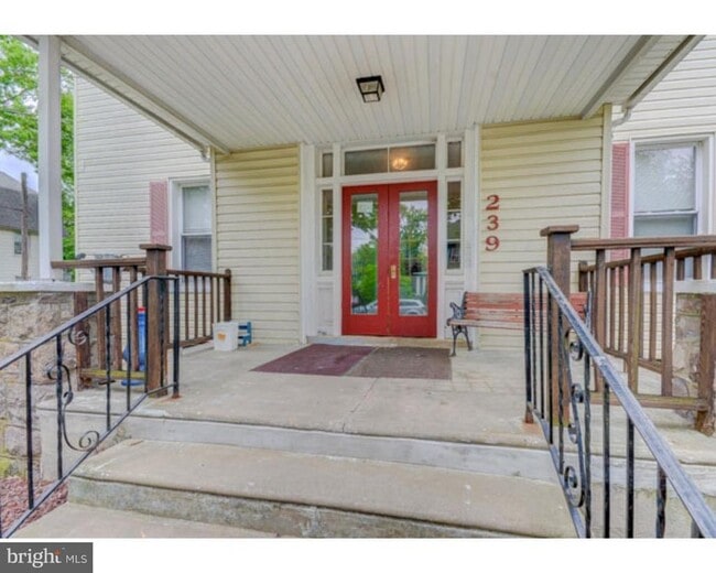 Photo - 239 Vine St Unit 8