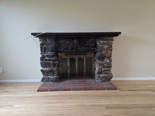 Photo - 2440 Maywood Dr