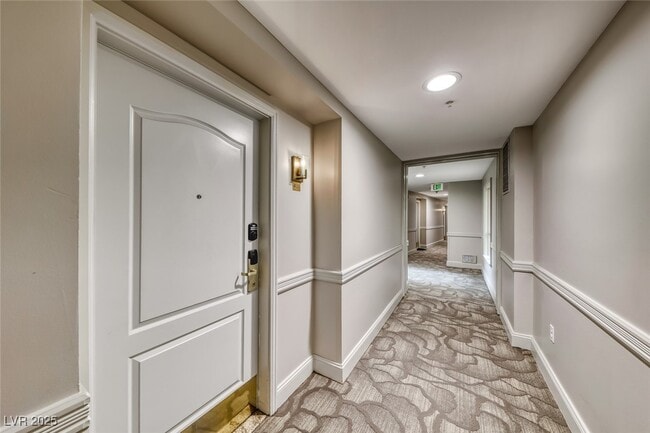 Photo - 30 Strada Di Villaggio Unidad 433