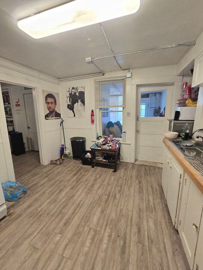 Photo - 1026-1028 Pine Unit 1028 1/2