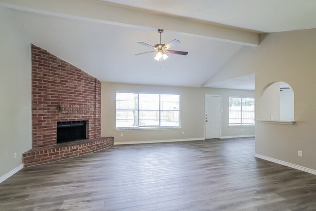 20014 Lions Gate Dr