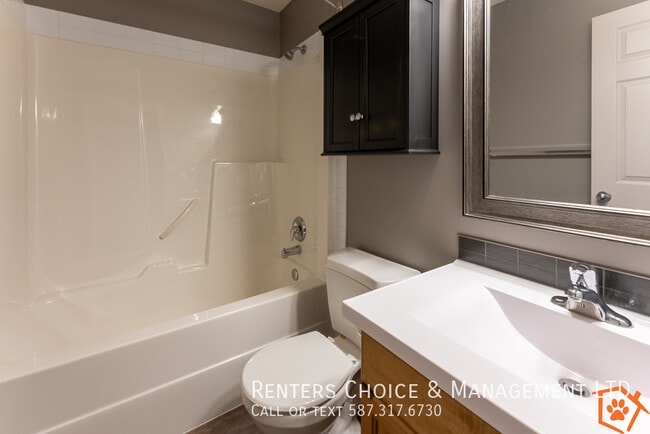 Photo - 2 Bedroom Condo, With Garage, Pet Friendly