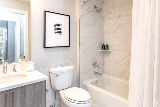 The Finch 2BR,2BA W/Elevator & Loft - 1559SF -Bathroom