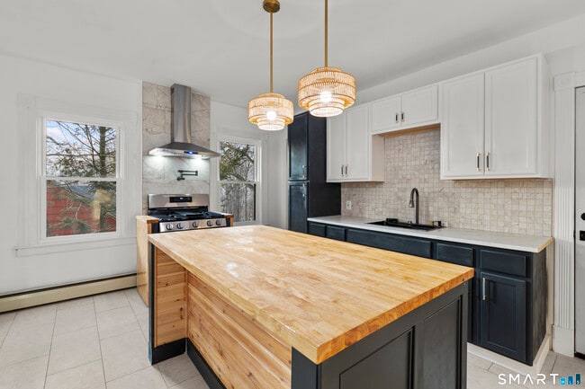 Building Photo - 23 N Beacon St Unit 2