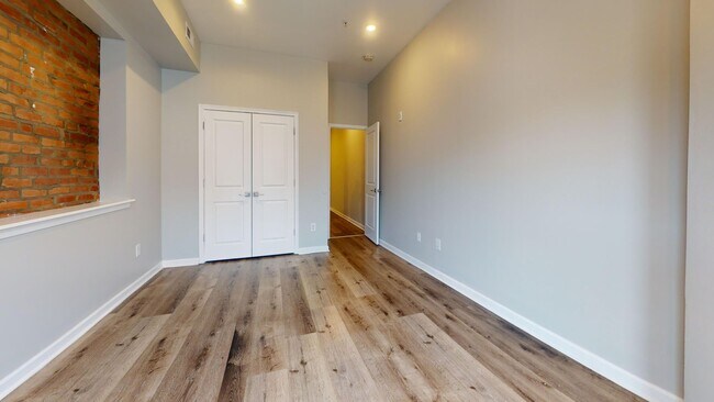 Photo - 2217 N 33rd St Unit 2