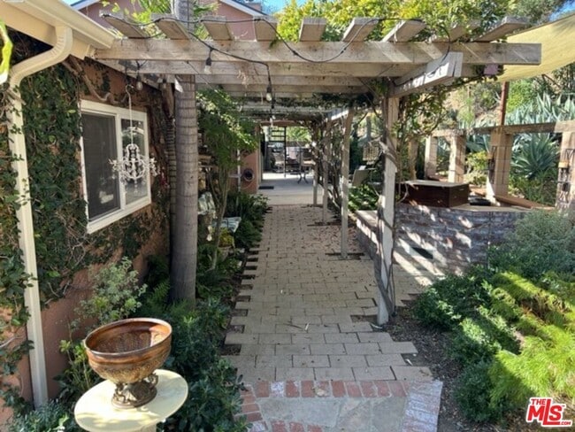 Photo - 729 Kenmore Cir