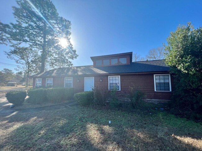 Building Photo - 2701 Wood Dr Rental