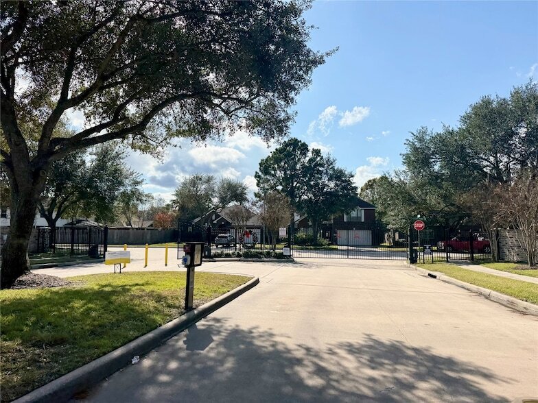 Photo - 23730 River Pl Dr