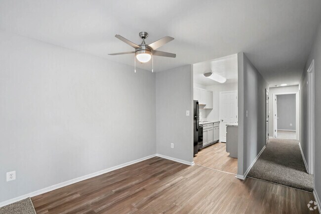 3BR, 2BA - 957SF
