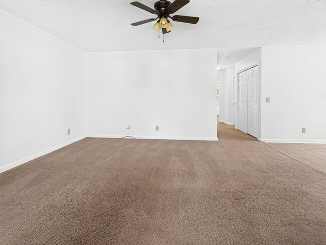 Photo - 6209 Friar Tuck Dr NW Unit D