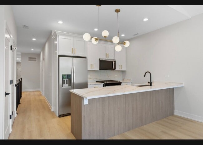 Photo - 5006 S Prairie Ave Unit 2