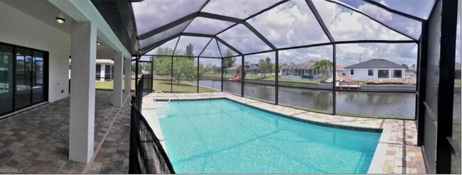 Building Photo - 815 SW 11th Ct