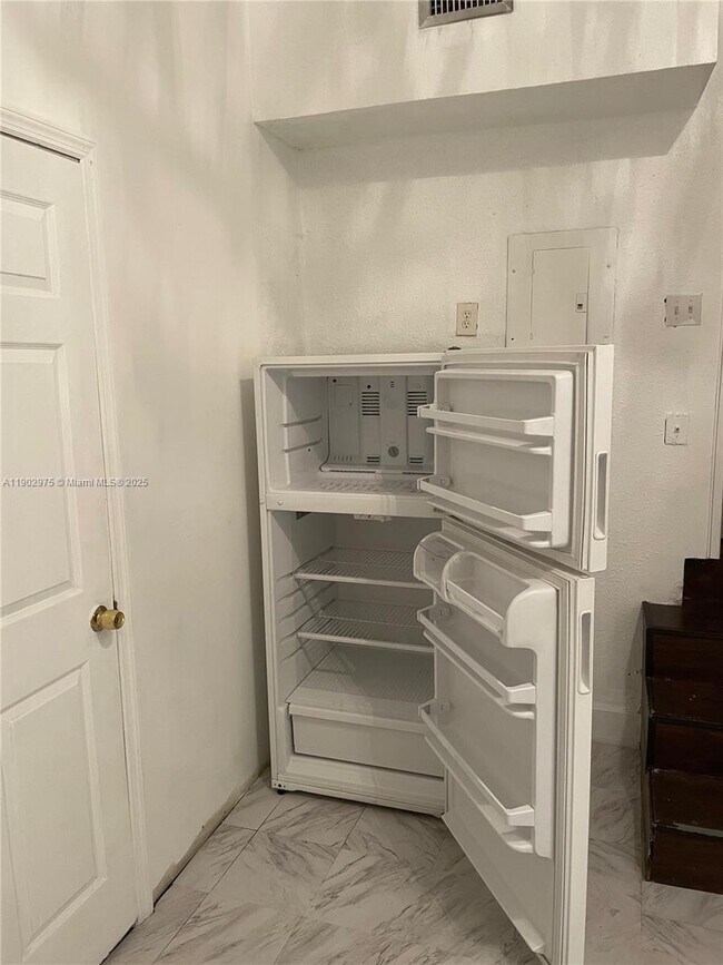 Photo - 640 NE 136th St