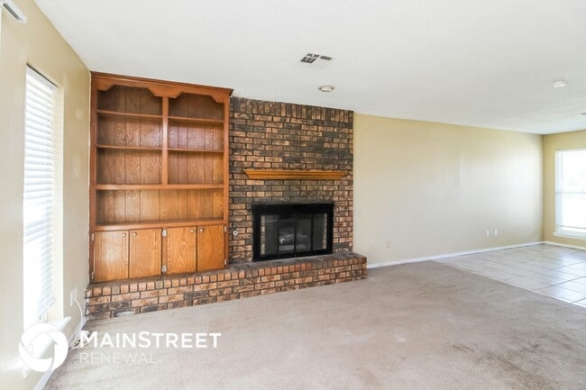Photo - 301 Springfield Dr