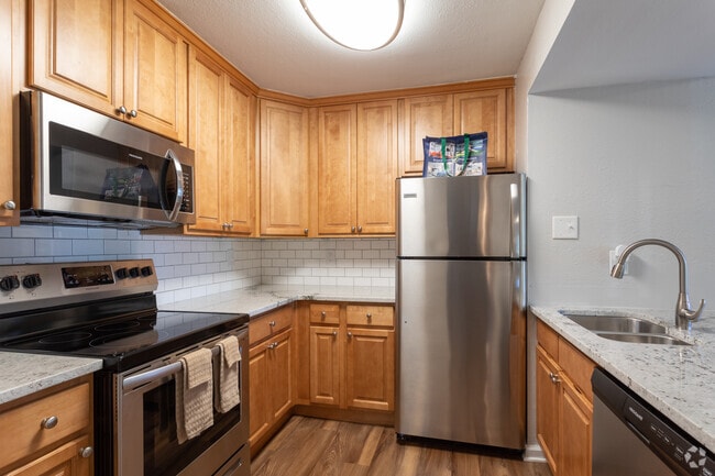 2BR, 2BA - 1,149 SF