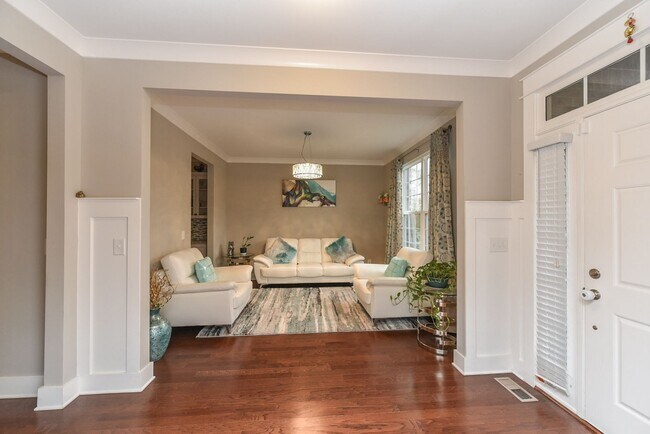Photo - **LIKE NEW EXECUTIVE HOME IN PRESTIGIOUS H...