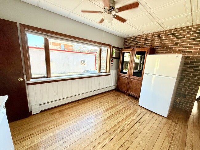 Photo - 163 Hayward Pl Unidad 1