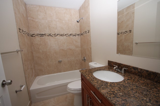Photo - 479 NW 19th St
