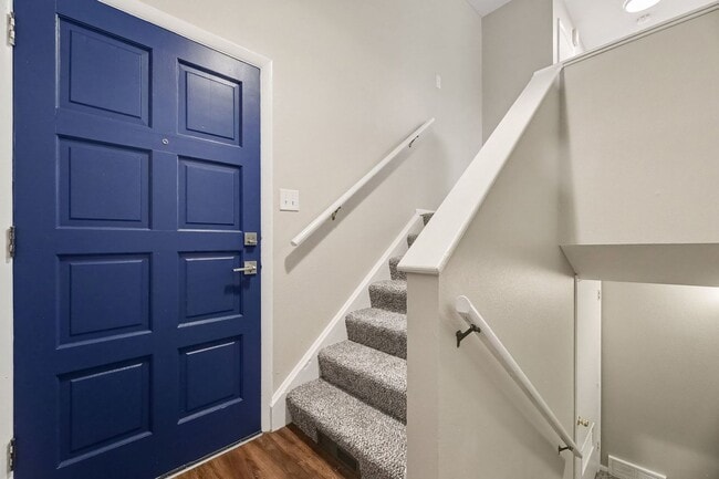 Photo - 6348 Nelson St