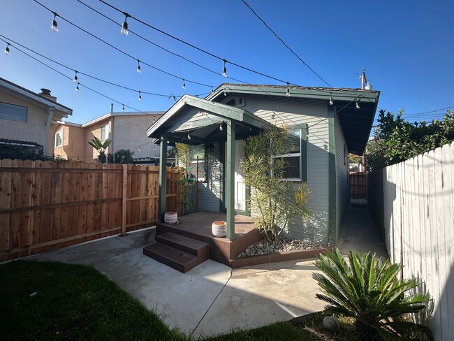 Building Photo - 2019 Andreo Ave Unit 2019 1/2