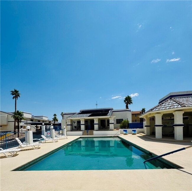 Photo - 2022 Merrill Ln Unit 7A