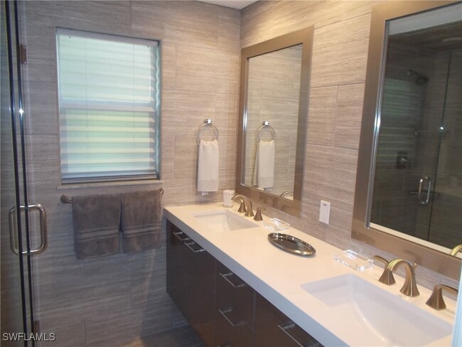 Building Photo - 847 Tanbark Dr Unit 101