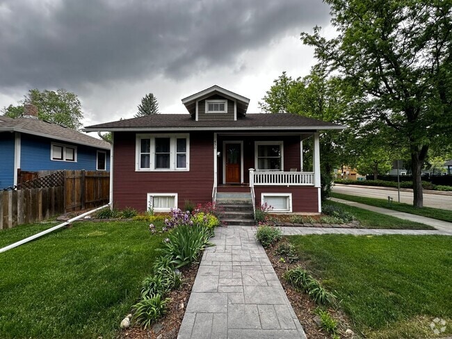 Building Photo - Amazing Location for a 2-Bedroom, 1-Bathro... Rental