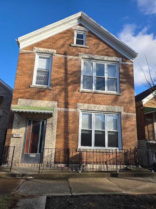 Building Photo - 2949 S Emerald Ave