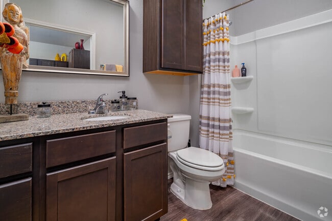 1BR, 1BA - 707SF Bathroom