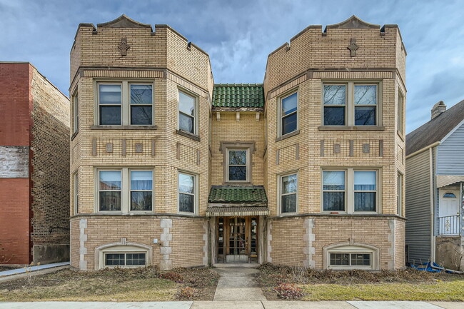 Photo - 3529 N Lowell Ave Apartment Unit 2N