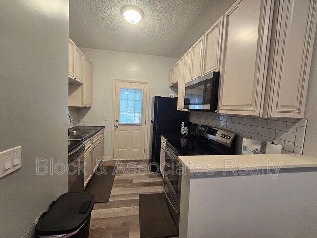 Photo - 234 Davidson St