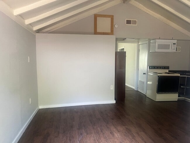 Photo - 1 Bed 1 Bath Close to Tech Move in Ready! Unidad C