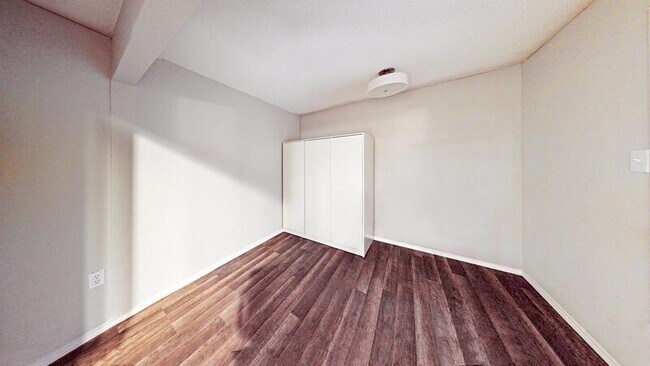 Photo - 2032 Chaucer St House