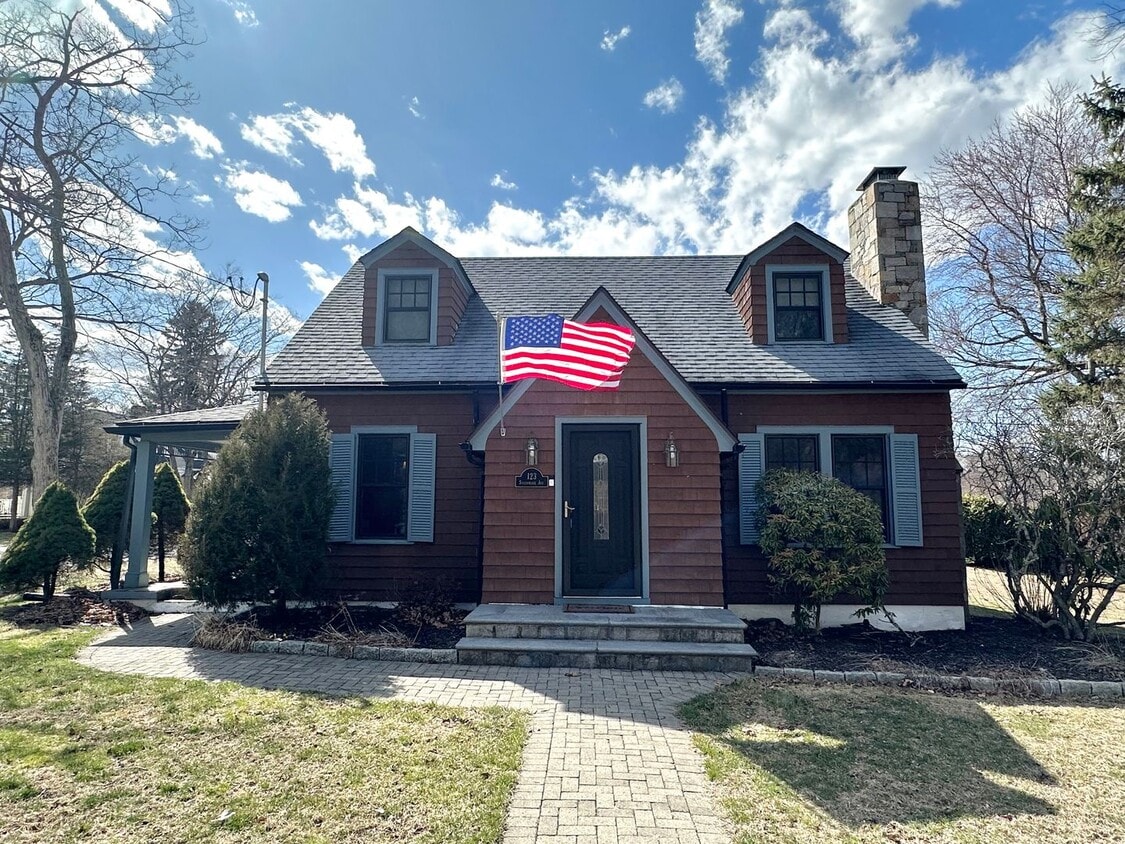 Charming Cape Cod Home with Updated Kitche... - Charming Cape Cod Home with Updated Kitche...