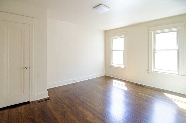 Photo - 31 Lexington Ave